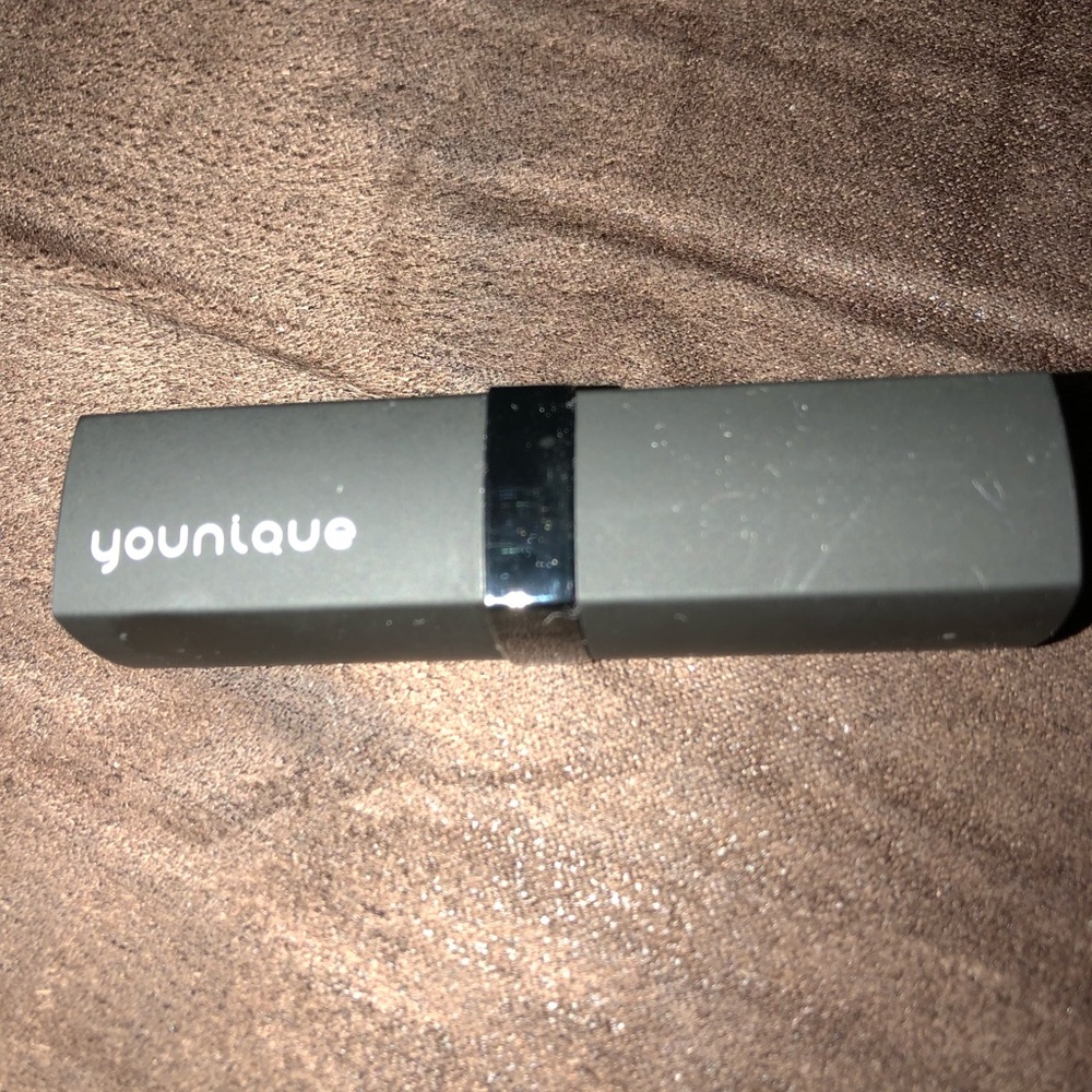 Younique lipstick